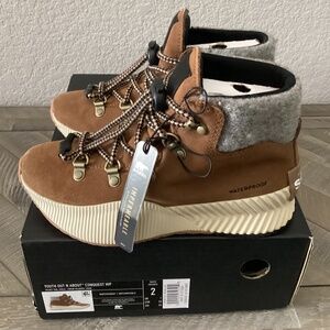 Sorel Youth Out N About Conquest Waterproof Boots, size 2